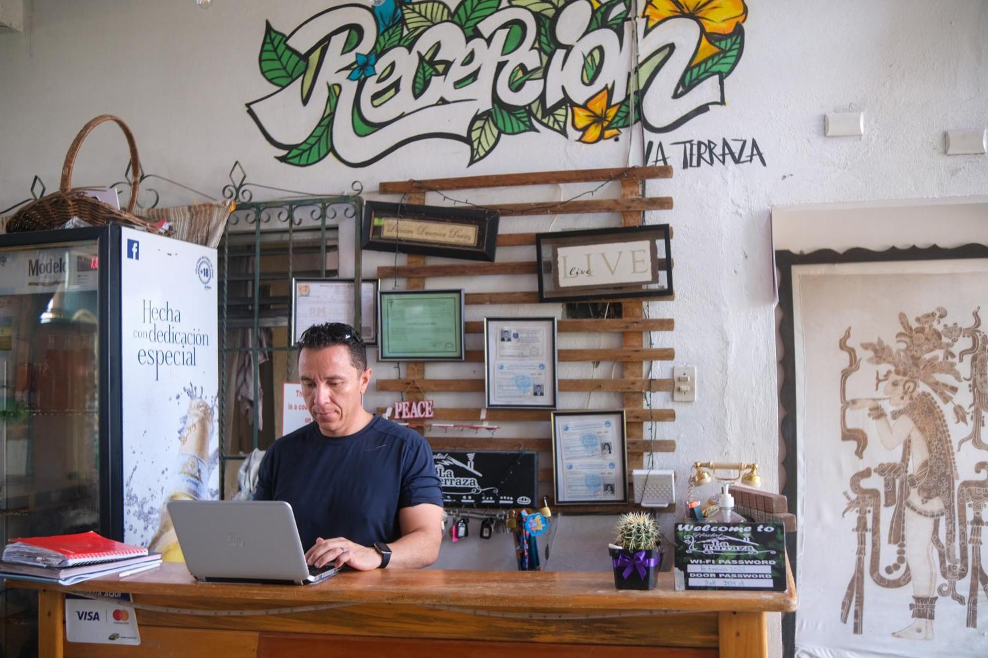 La Terraza Hostel Флорес Екстер'єр фото