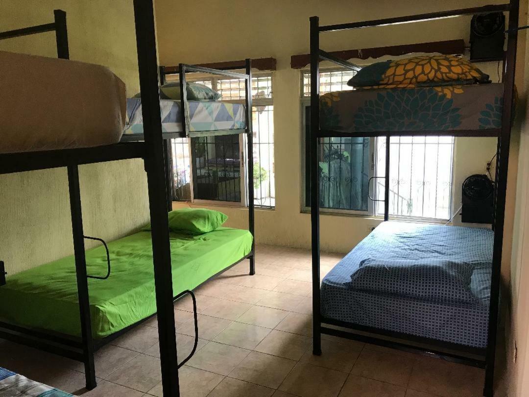 La Terraza Hostel Флорес Екстер'єр фото