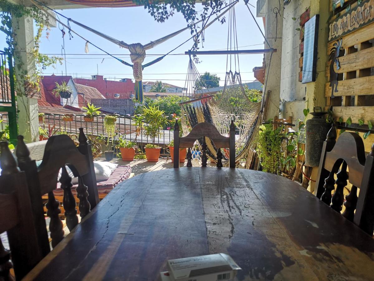 La Terraza Hostel Флорес Екстер'єр фото