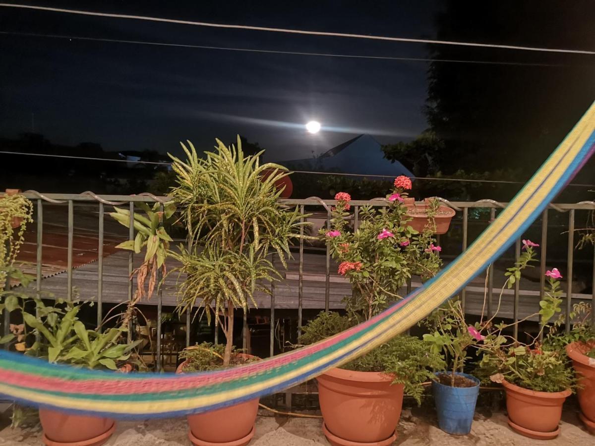La Terraza Hostel Флорес Екстер'єр фото